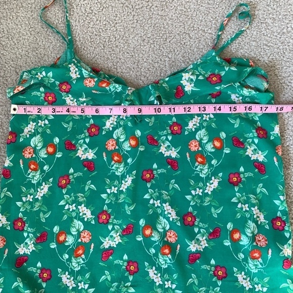 Old Navy Women Green Floral Ruffle Tank Top Size Medium - Picture 5 of 6